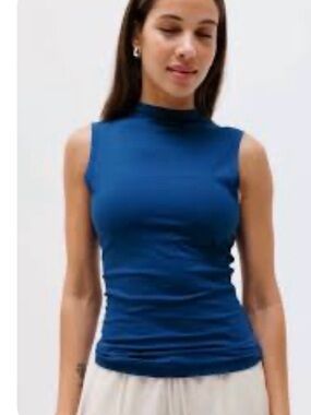NWOT Athleta Signature Rib Mock Neck Tank in Maritime. Sz L